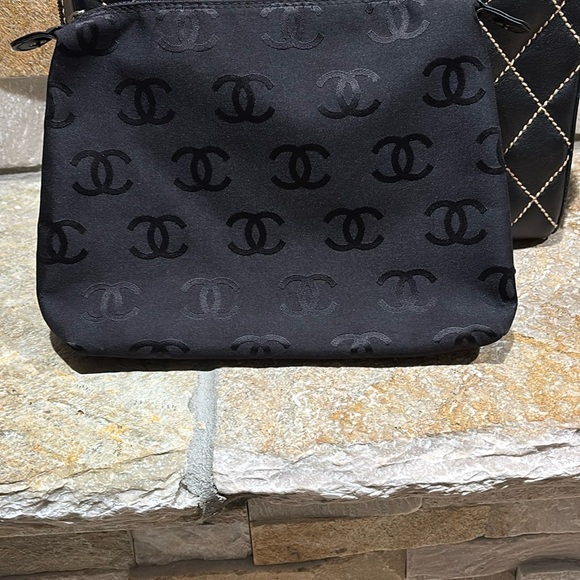 GORGEOUS Authentic CHANEL Black Calfskin Wild Stitch Surpique shoulder bag - Picture 15 of 16